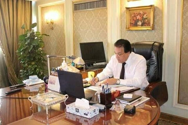 توزيع سلع غذائية على آهالي قرية المعتمدية