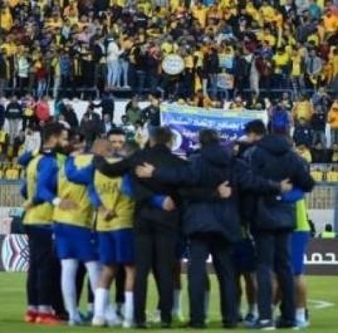 سقوط عمود إنارة فى بركة مياة 