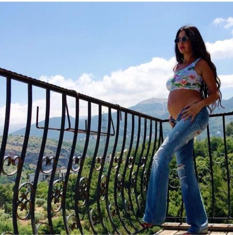 شاطئ جمصة خاليا من المصيفين 