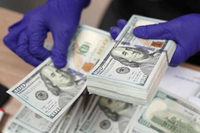 جانب من الأعمال الفنية 