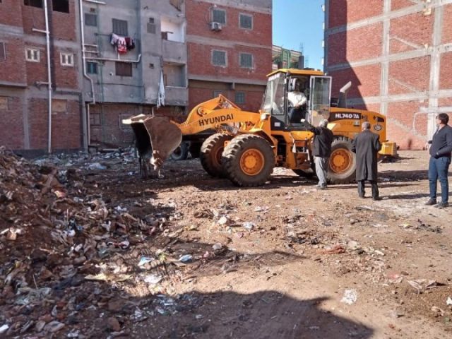 جانب من أعمال التطهير والتعقيم 