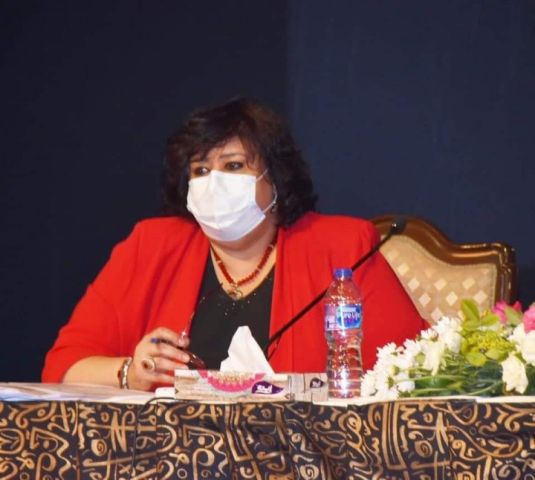 وزيرة الثقافة