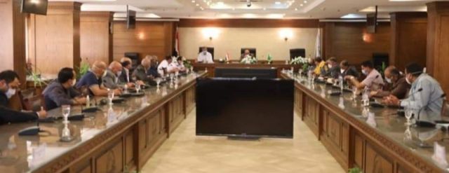 اجتماع محافظ الجيزة لمناقشة فتح المقاهي 