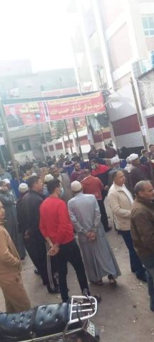 محافظ أسوان سعيد بمنحة الرئاسة الشرفية لنادى أسوان