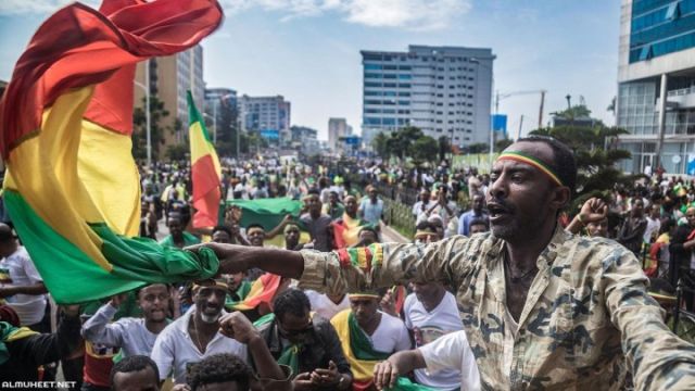 رويترز: 3 انفجارات تهز عاصمة إثيوبيا خلال احتجاجات .. قتلى وإصابات