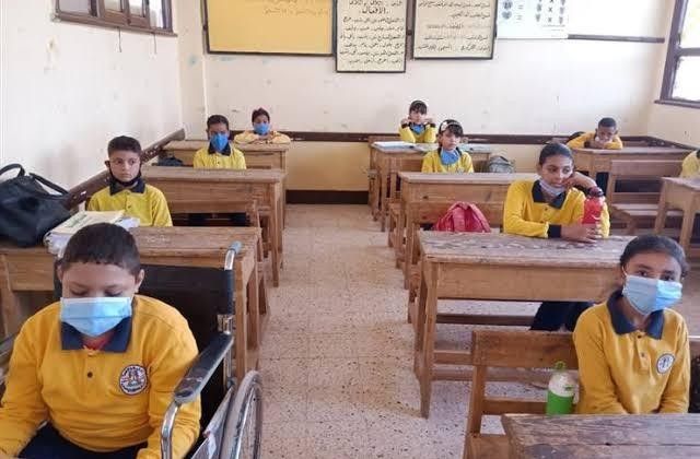 إزالة التعديات الواقعة علي الأراضي الزراعية