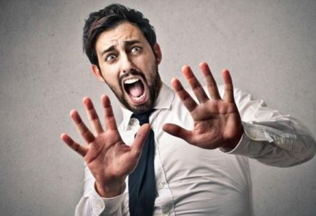 حسن الرازقي يهنئ نجلته ولاء بعيد ميلادها