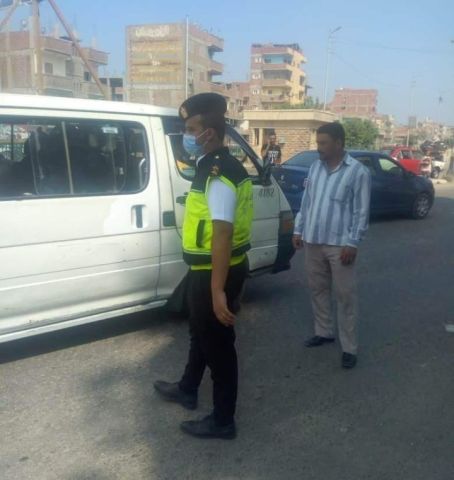 محافظ الشرقية : تغريم 76 سائق لعدم الإلتزام