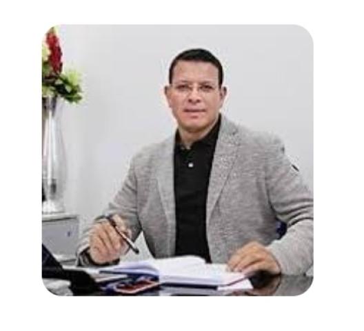 الإعلامي عمرو عبدالحميد 
