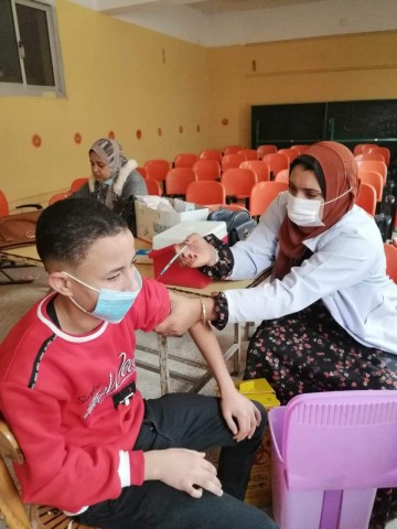 تطعيم طلاب المدارس