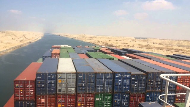 الصادرات المصرية غير البترولية تحقق زيادة بنحو 26%