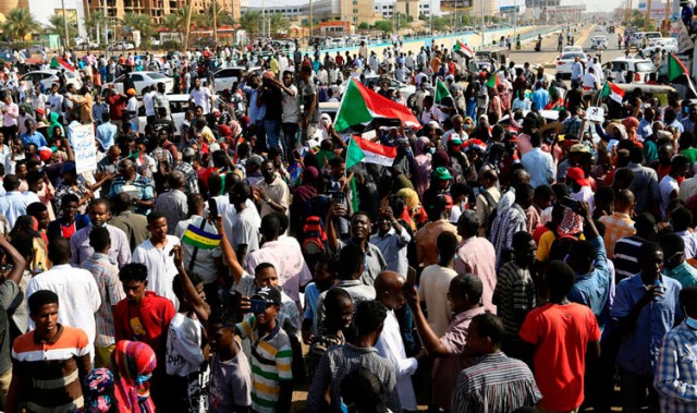قطع خدمة الإنترنت في السودان تحسبًا لتظاهرات اليوم
