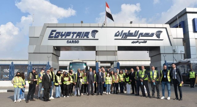 «مصر للطيران» تستضيف 40 من طلبة الدراسات العليا بجامعة السوربون