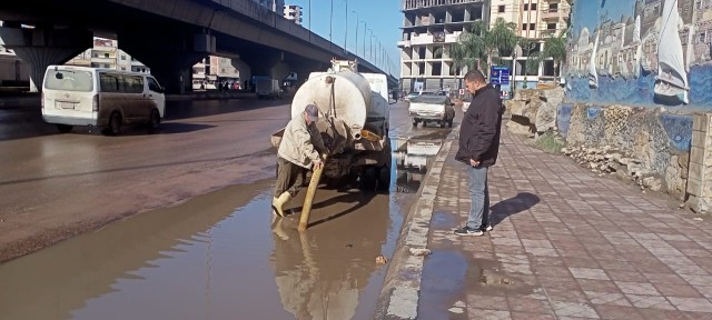 رفع تراكمات مياة الأمطاربالبحيرة 