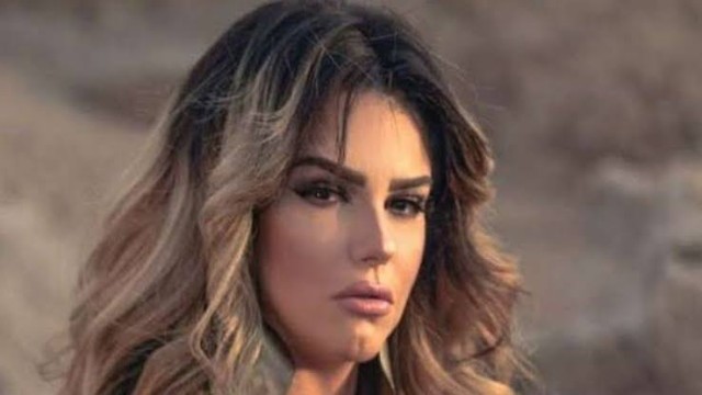 دنيا عبدالعزيز