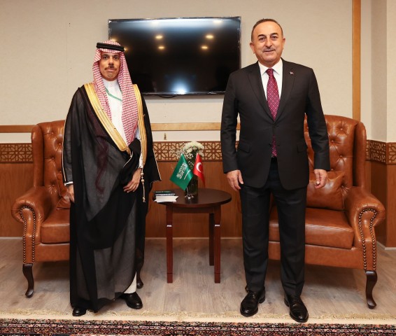 وزير الخارجية التركي ونظيره السعودي
