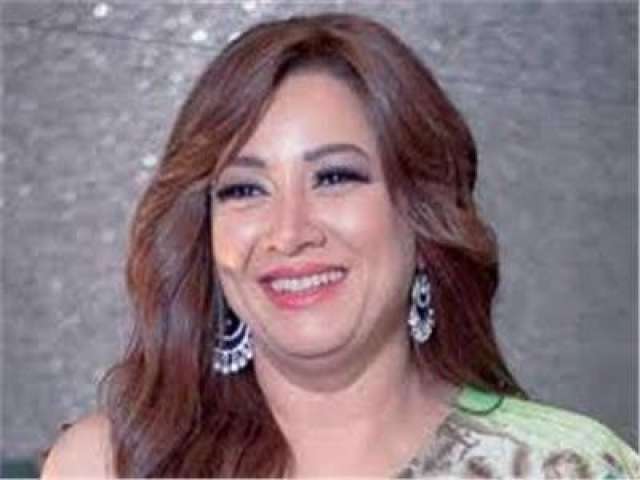 الفنانة انتصار 