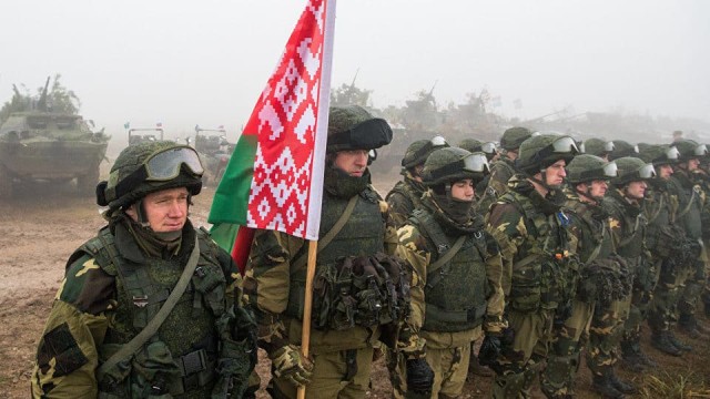 عناصر من قوات الانفصاليين الموالين لروسيا في دونباس 