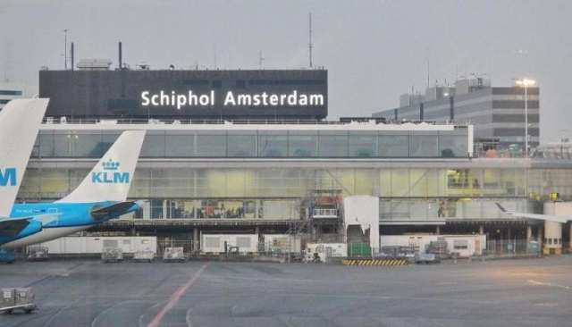 مطار العاصمة الهولندية أمستردام