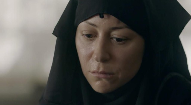 منة شلبي تهرب من داعش في رحلة محفوفة بالمخاطر في ”بطلوع الروح”