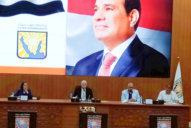 محافظ جنوب سيناء يترأس جلسة لمتابعة المشروعات