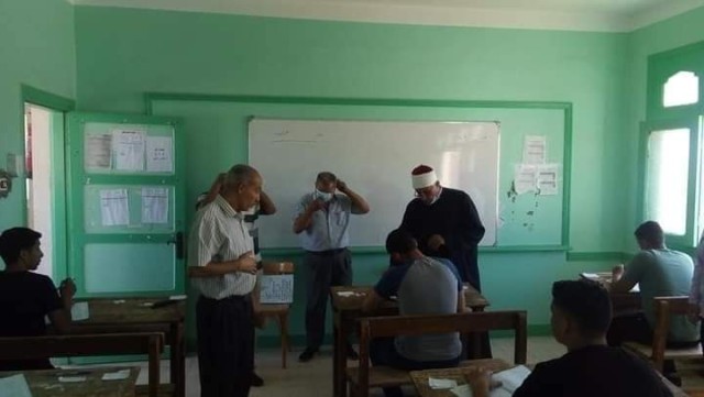 رئيس منطقة جنوب سيناء الأزهرية يتابع لجان امتحانات الشهادة الثانوية