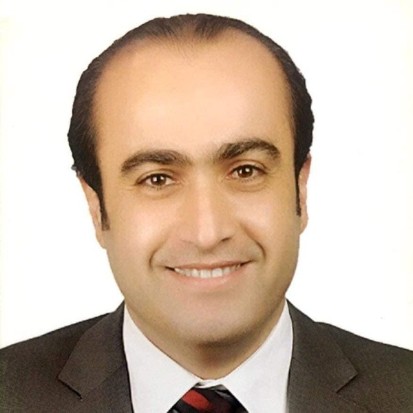 الدكتور أحمد أبو السعادات