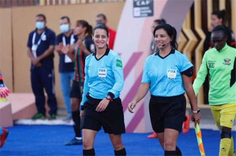 خماسي التحكيم المصري يظهر في كأس الأمم الإفريقية