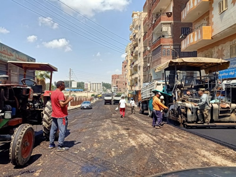 رصف وتجميل الشوارع والميادين بحي ثان الإسماعيلية