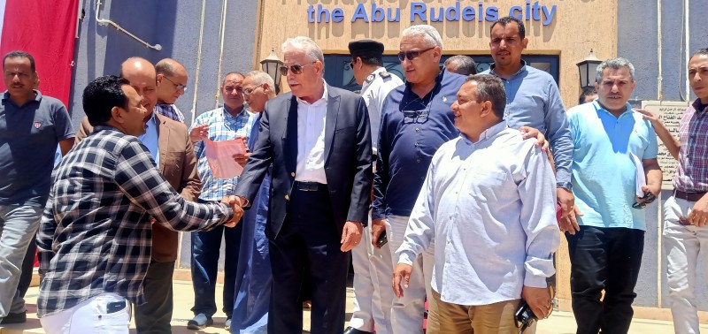 محافظ جنوب سيناء يتفقد مشروعات الخطة بـ أبورديس وأبوزنيمة