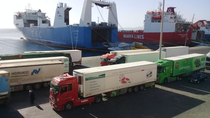 ميناء نويبع يستقبل العبارة ٱيلة بإجمالي 15 شاحنة