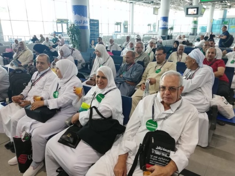 الحجاج مطار القاهرة