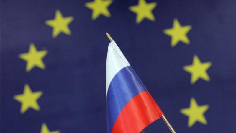 علم الإتحاد الأوروبي و روسيا 