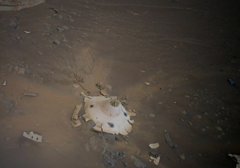 جسم غريب رصده روبوت ناسا المريخ 