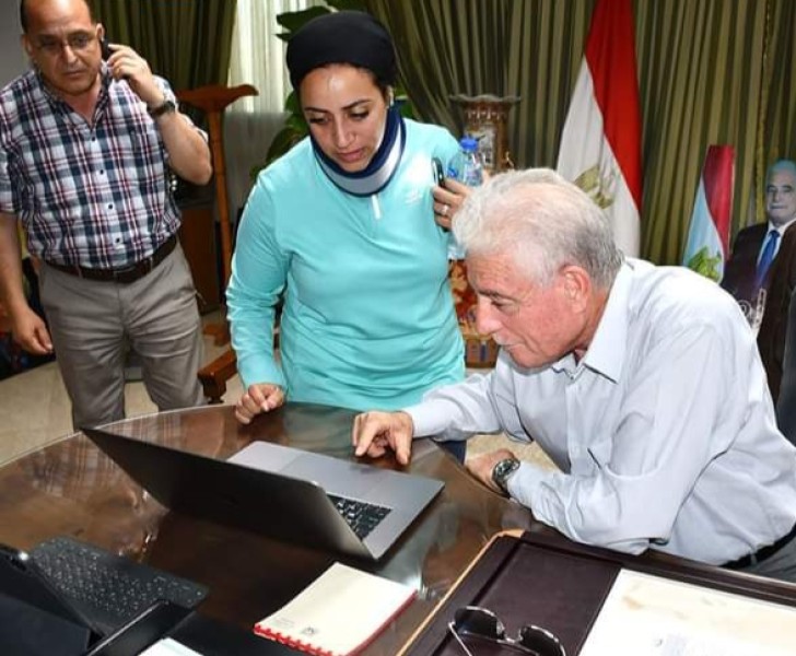 فودة يصدق على أول رخصة مميكنة صادرة من مديرية الإسكان بجنوب سيناء