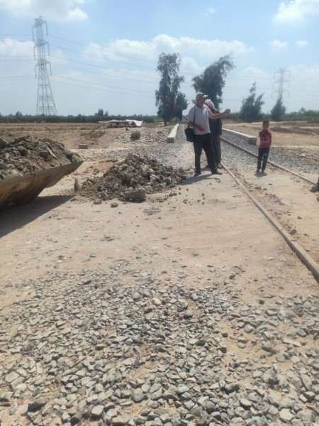 غلق 13 معبر مخالف على خطوط  السكك الحديدية بقرية الناصر بأبو المطامير