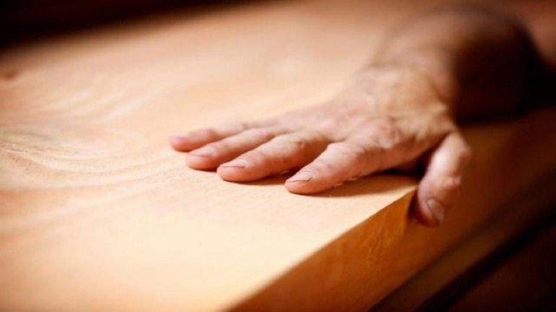 ما هو أصل عبارة  ”امسك الخشب” لمنع الحسد؟