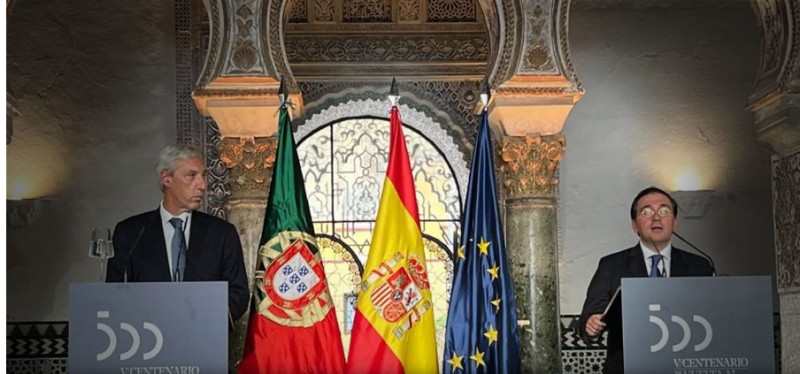 وزير خارجية أسبانيا يطالب بإعادة العلاقات مع الجزائر