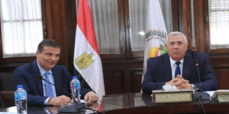 وزير الزراعة ورئيس البنك الزراعي يبحثان التوسع في تمويل مشروعات الإنتاج الحيواني