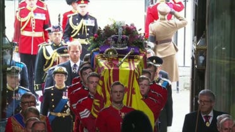 الأميرة آن خلال جنازة الملكة إليزابيث 