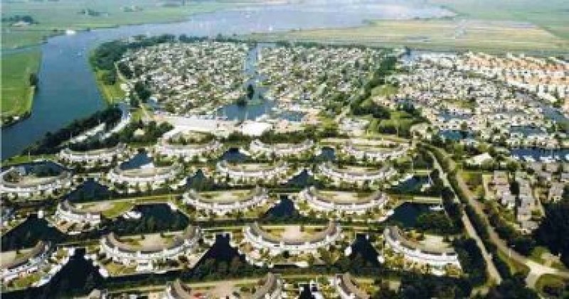 في كوكب هولندا.. المنازل الوحيدة في العالم وسط المياه