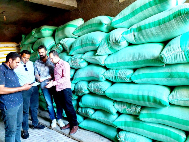 ضبط 8 أطنان أرز شعير داخل مخزن بالدلنجات