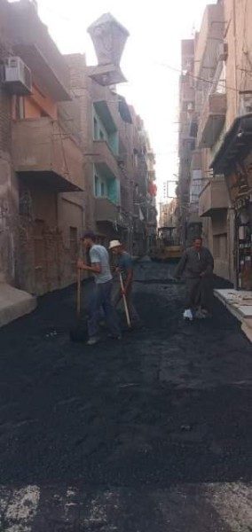 محافظ الشرقية: يُتابع أعمال الرصف بشوارع منيا القمح