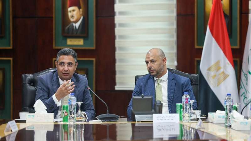 رئيس البريد يبحث مع رئيس البورصة زيادة فرص التعاون المشترك