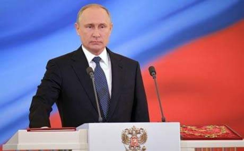 وزير الخارجية الأمريكية السابق يصف بوتين بالزعيم الوطني القوي