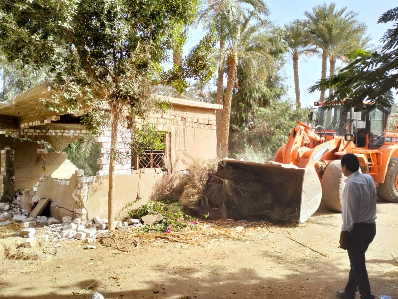 أجهزة محافظة الجيزة أثناء استرداد املاك الدولة