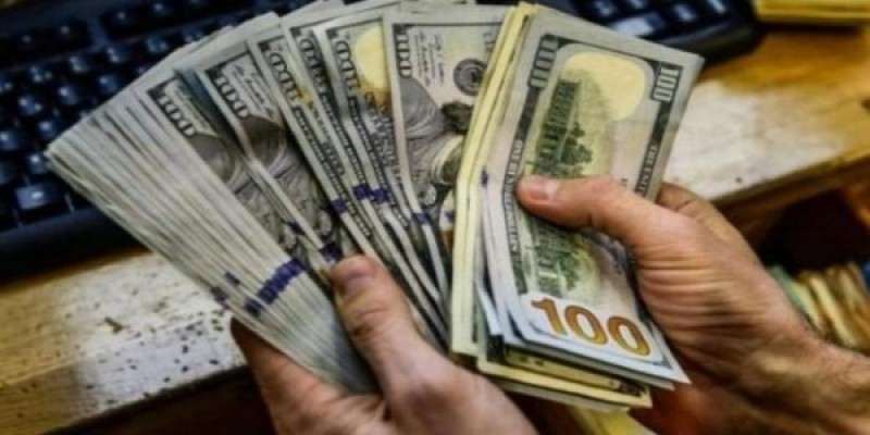 سعر الدولار يتخطى الـ 20 جنيها في البنك الأهلي المصري