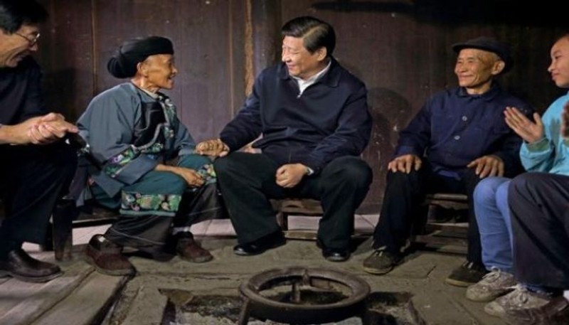 الرئيس الصيني في اجتماع مع الفقراء