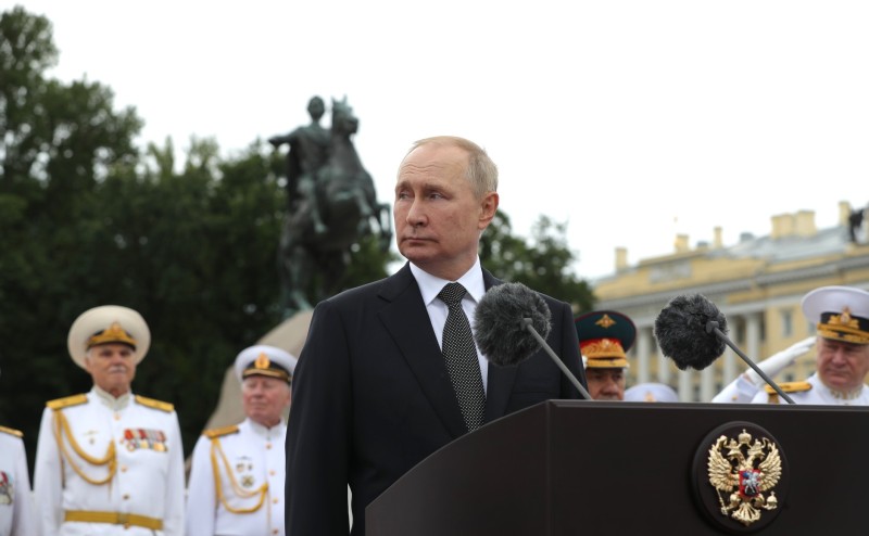 ”ذي اتلانتك”: بوتين قد يضطر لتنفيذ سيناريو يوم القيامة بأوكرانيا