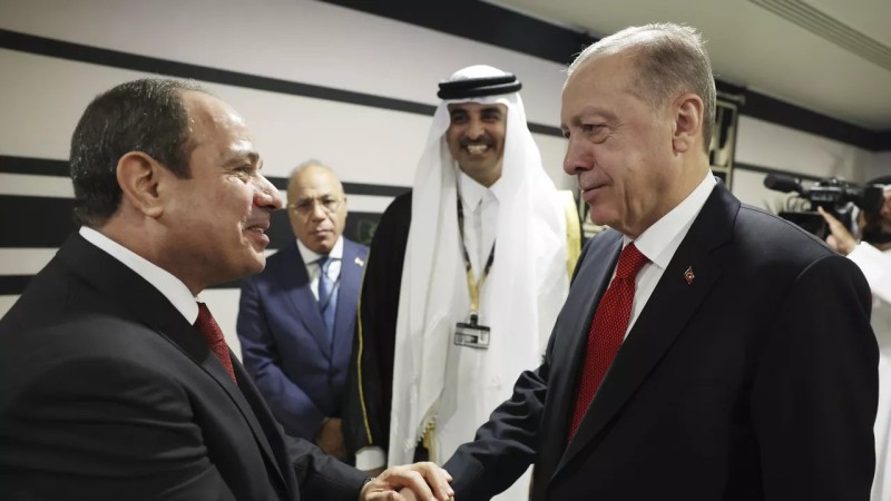 مصافحة السيسي وأردوغان ..بيان مصري و تصريحات تركية